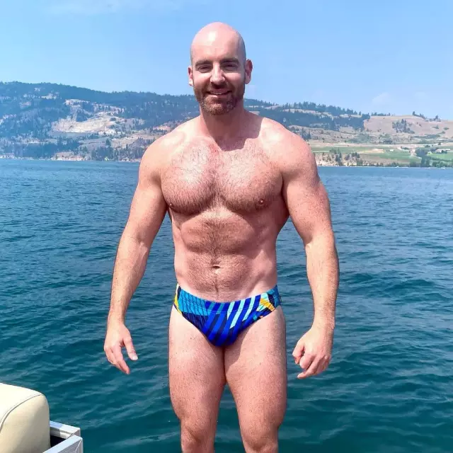 Athletic and discreet