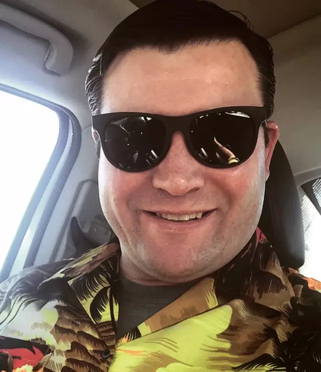 48 age rich handsome man want partner tonight pay 60