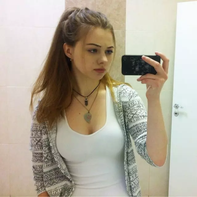 I am single 23 ready for date and fun