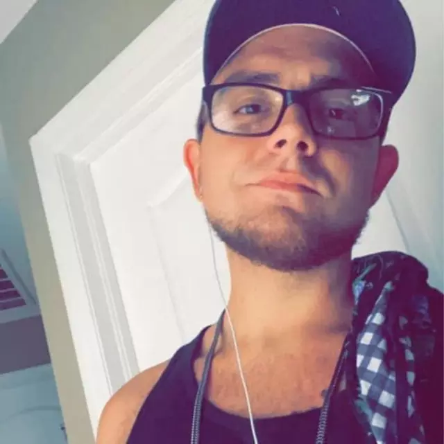 27, White male wants to stir up trouble