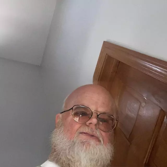 Im looking for a sincere sugar baby who is in need of a sugar daddy to spoil you and also help financially....