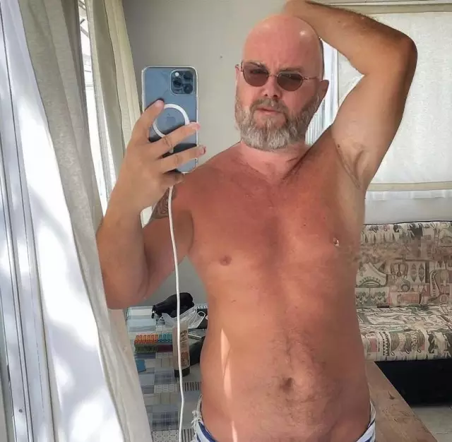 Im looking for a sincere sugar baby who is in need of a sugar daddy to spoil you and also help financially....