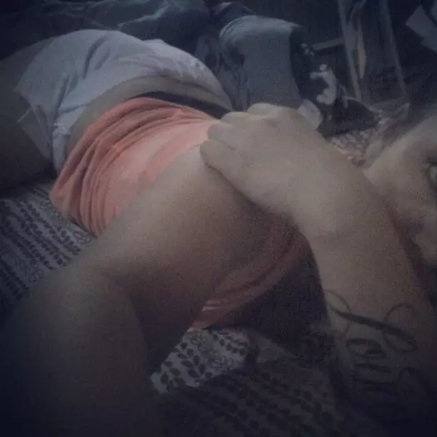 hot girl available for hook up