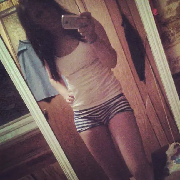 hot girl available for hook up