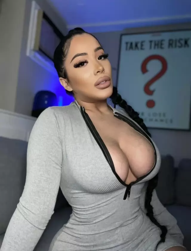 Hey whos DTF hit me up Im available for Hookup text412533-3301