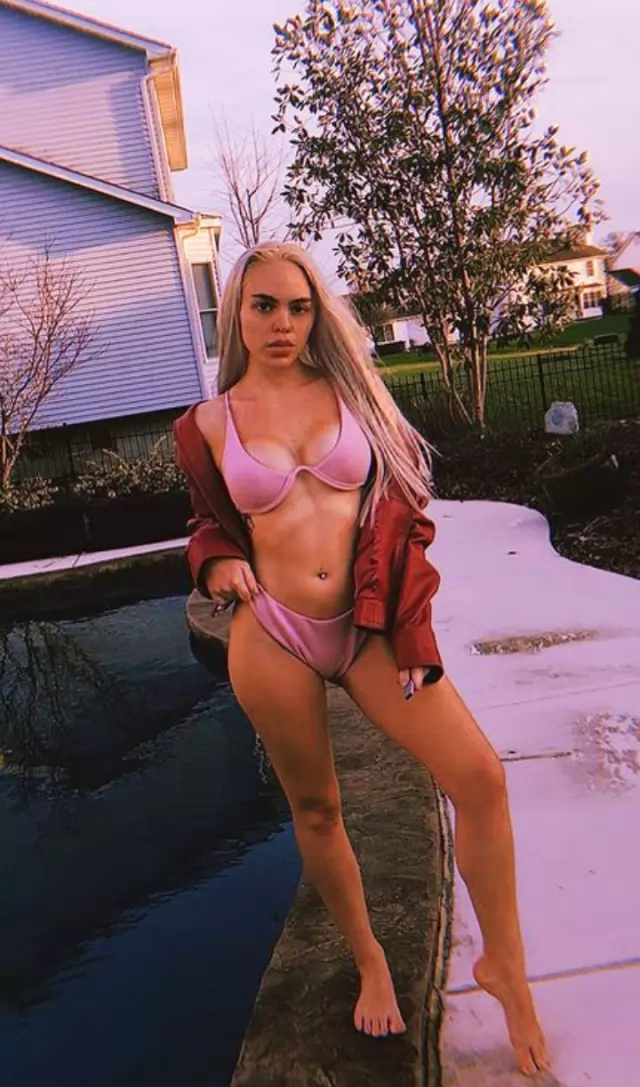 HORNY GIRL, READY TO FUCCCK!! snapchat squidney_blake