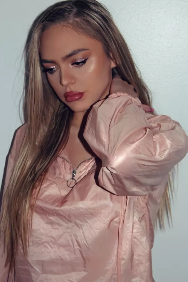 Ready for hookup. hmu for Sex  Massages. snapchat- squidney_blake