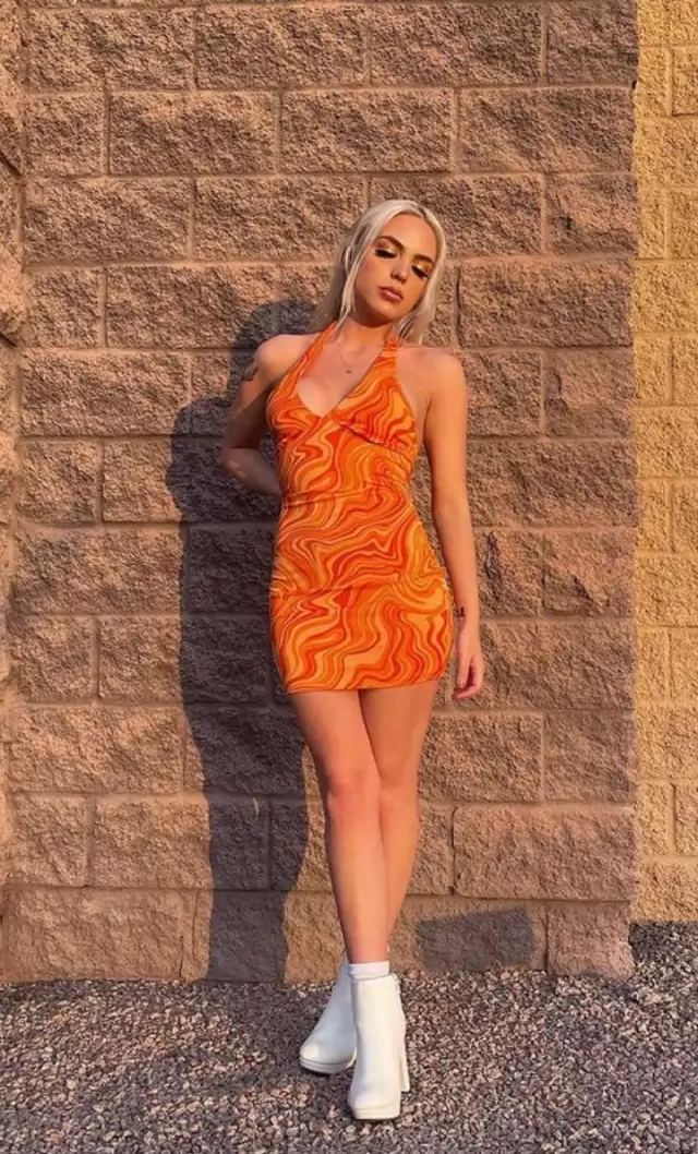 ANAL QUEEN! New Masseuse and escort. Available for hookup!