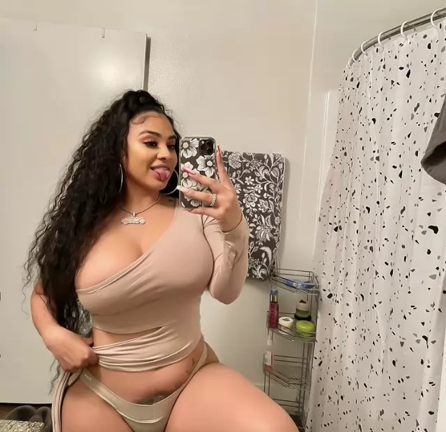 Im available for Hook up. Incall and outcall cash payment accepted. Bikini 
