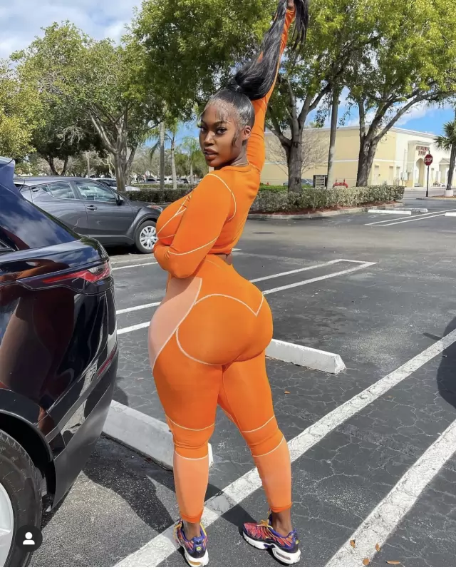 Available for hookup both incall and outcall 