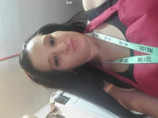 Hey sexy Daddies looking for some fun 