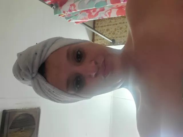 Hey sexy Daddies looking for some fun 