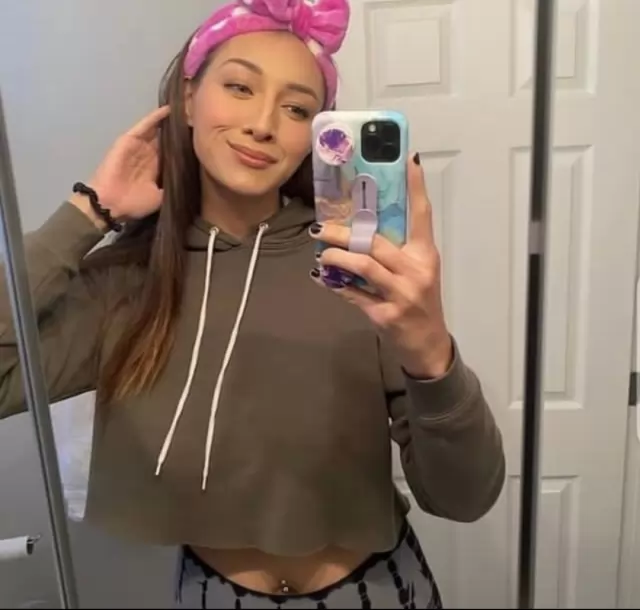  I will give you my full Handjob,Bj,Massage,Doggy,,69,Fingering,Cum in my face  ,cum in my mouth  ,Kissing   ,GFE, Deep 