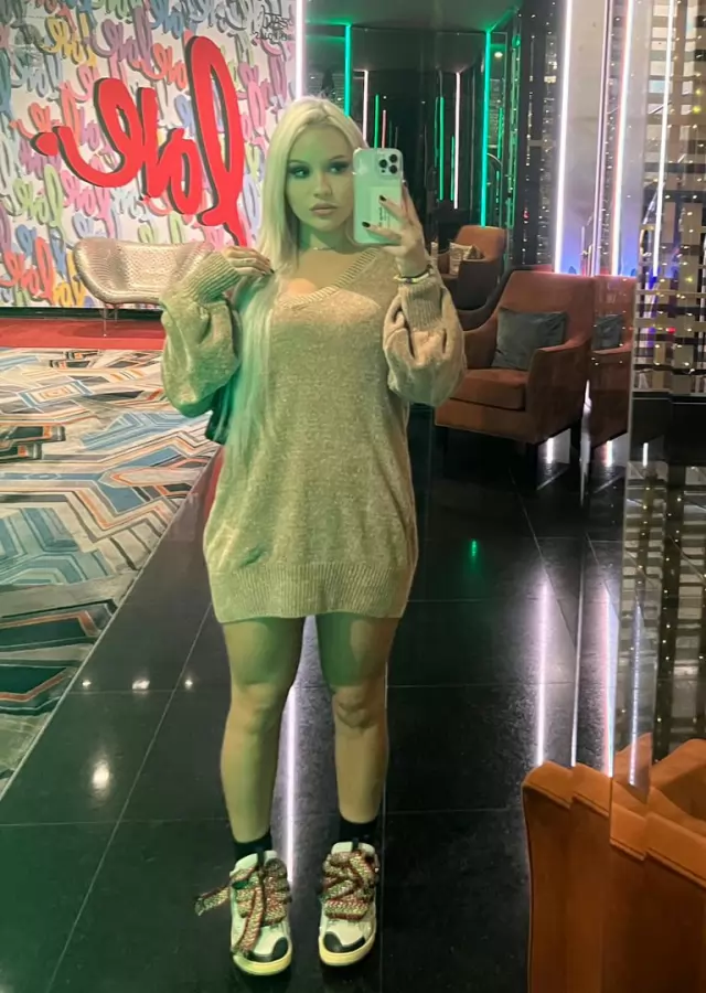 I am a professional masseuse 