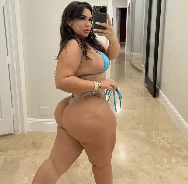 High class escort in town 