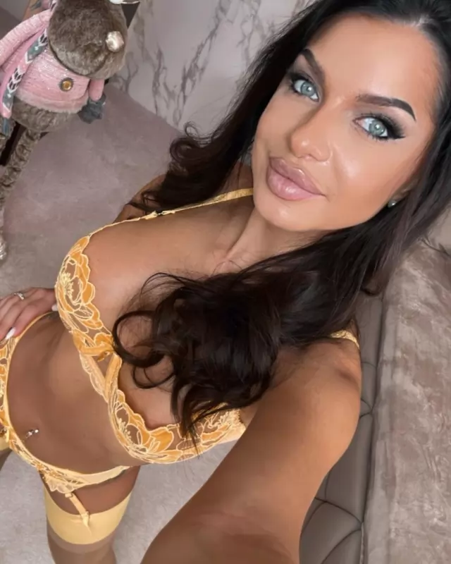 Hot  Horny  Wet  Looking for a GOOD Time!    