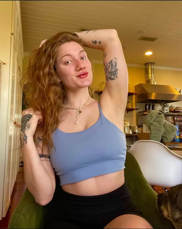  Female escort available for meet up naughty nasty freaky dirty 