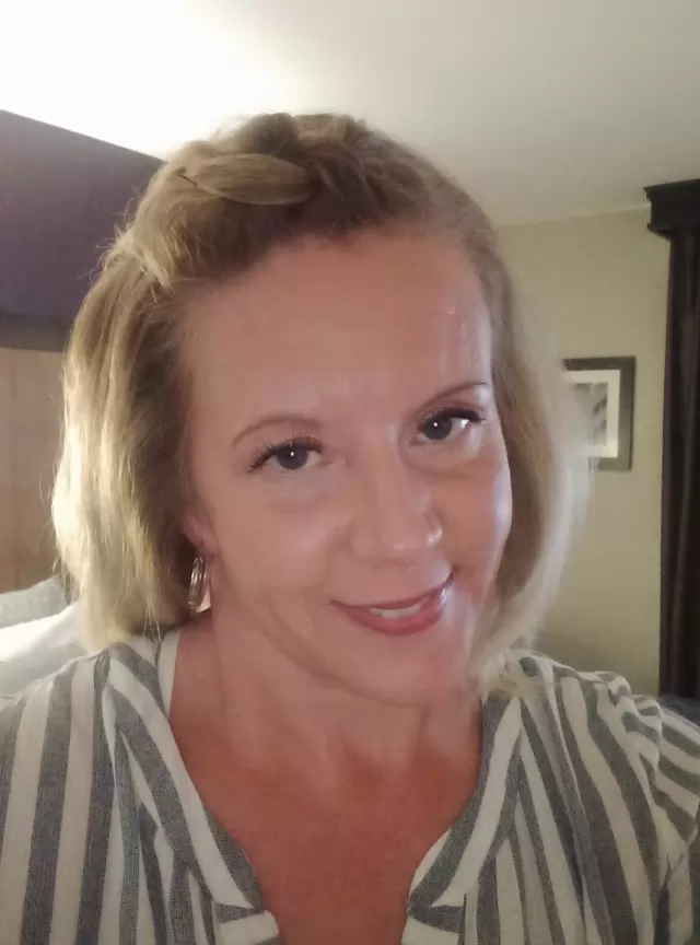 Escort Sporty Sweet Strawberry Blonde