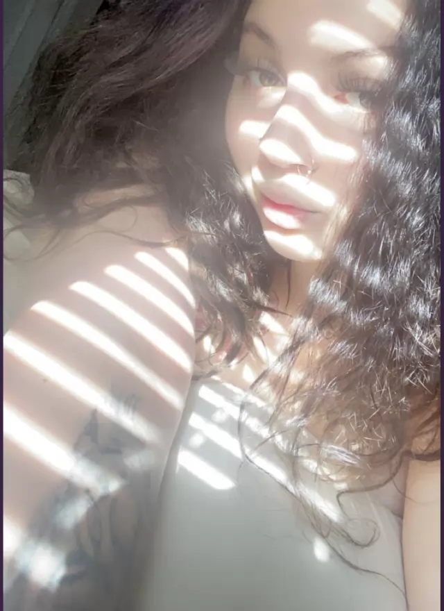 FREAKYWHYTEGIRL  TEXT ME FOR SUCKFUCK ! Great rates 