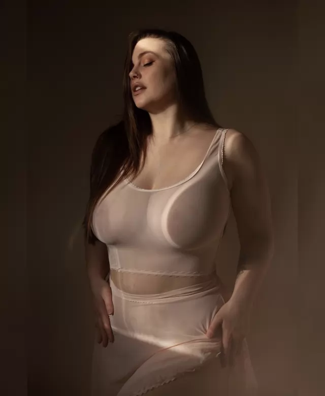 Im available for amazing time and some good moment, Incall and outcall I bet you would love it.