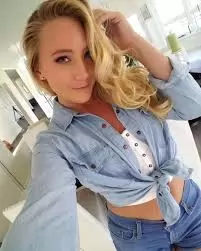 Hey what do you need? Im available for hookup. Ive got everything for you