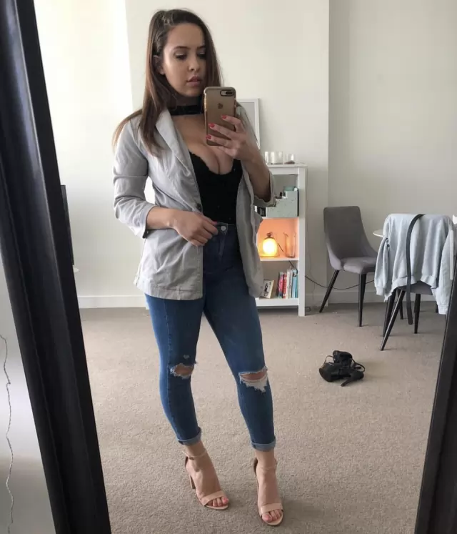 Im available both incall and outcall I sell hot videos  yummy rate   snapchat Qhuduz2 WhatsApp xxx3910351