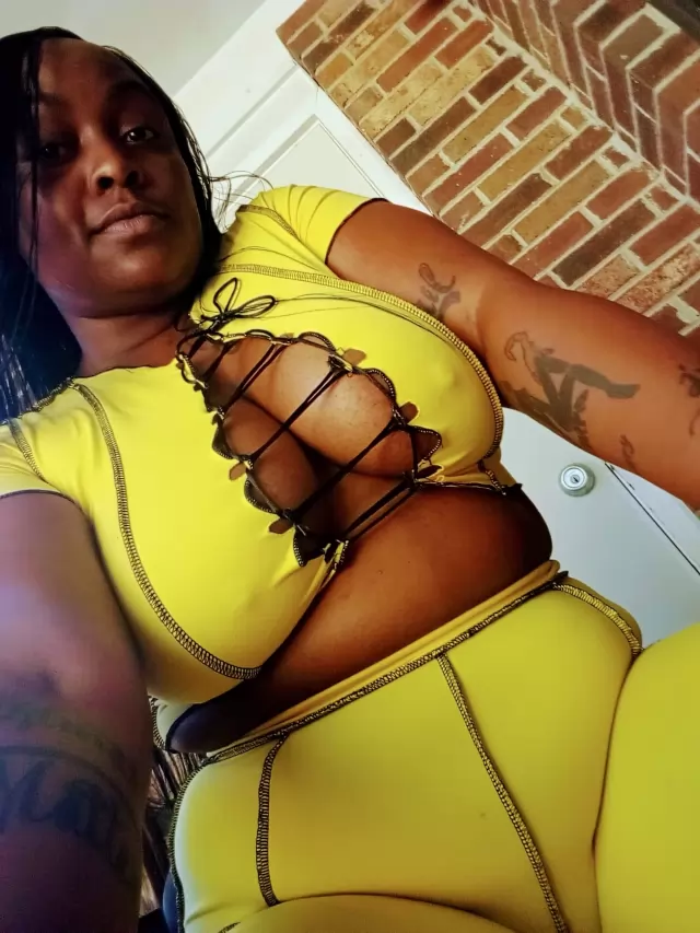 Hello gents I am looking for a generous buyer tonight 