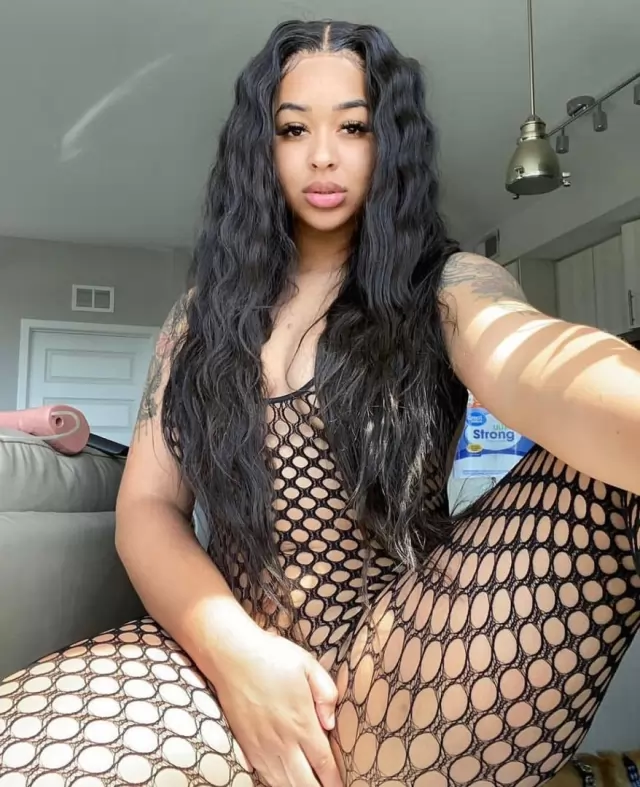 HMU on phone 323 825-xxxx for bi, anal and pussy fuck, and also available for massage