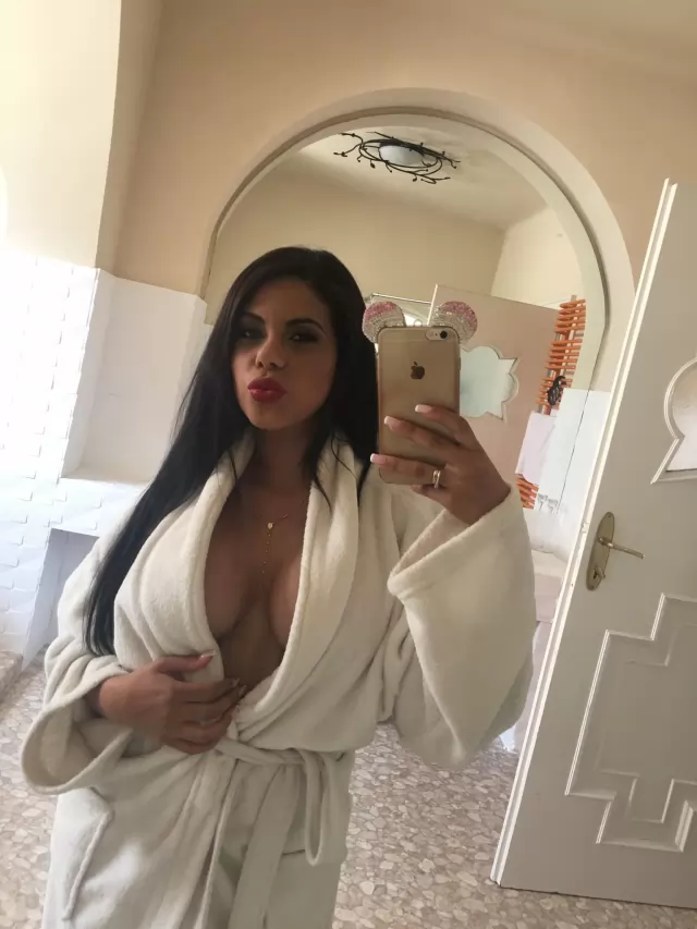 Sweet wet juicy professional massage therapist