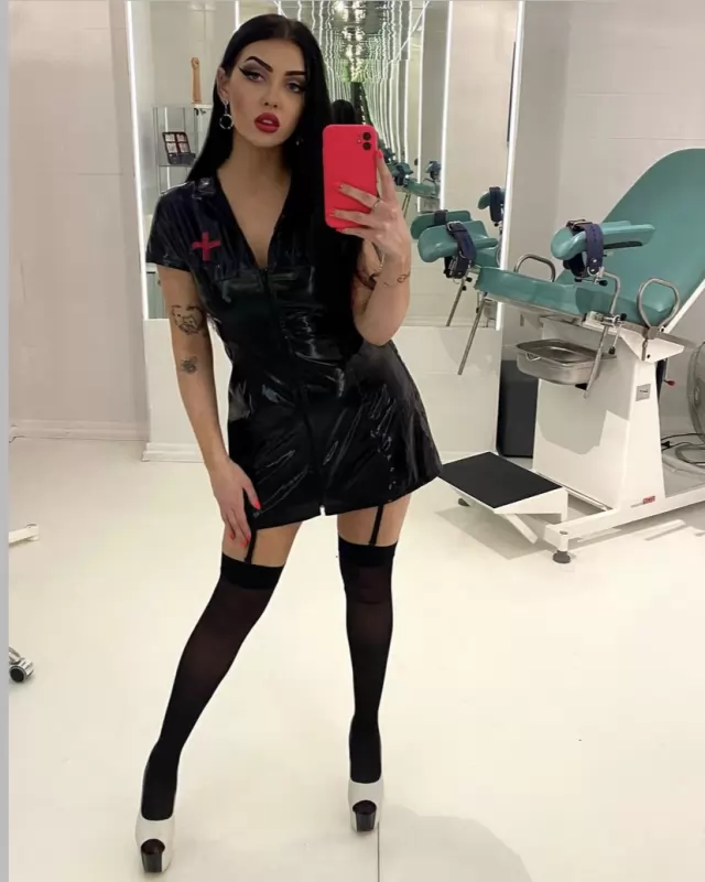 NEW HERE! DOM LOOKING FOR LOYAL SUBMISSIVE PARTNER OR BOOK IN FOR A DIFFERENT AND MATURE DOM SESSION  
