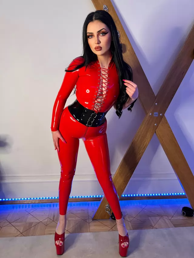 NEW HERE! DOM LOOKING FOR LOYAL SUBMISSIVE PARTNER OR BOOK IN FOR A DIFFERENT AND MATURE DOM SESSION  