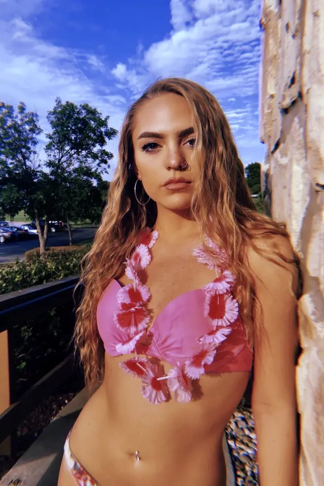 ESCORT SERVICES!!! Available to host or do outcalls