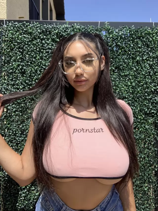  New thick curvy Masseuse and escort  Available for hookup!