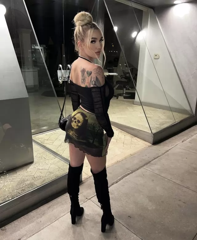 Im available for hookup HOT GIRLNICE BOOBDOGGY STYLE READY TO SUCK