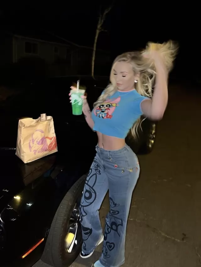 Im available for hookup HOT GIRLNICE BOOBDOGGY STYLE READY TO SUCK