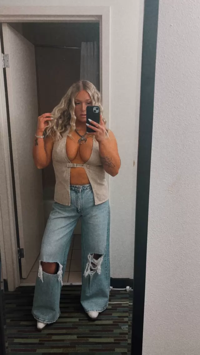 MASSAGE AND BODYRUBS WITH HAPPY ENDING 