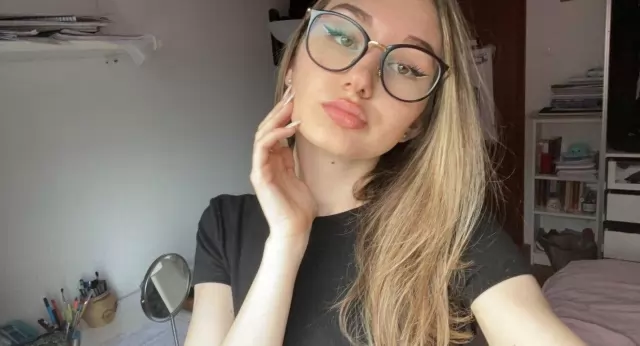 Hottest girl in town 