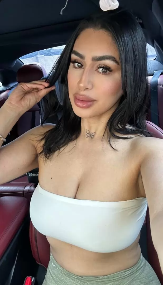 BestHottest in town juicy sexyErotic Hey guys its Venessa? Im available now and to have some fun!! And make you have the