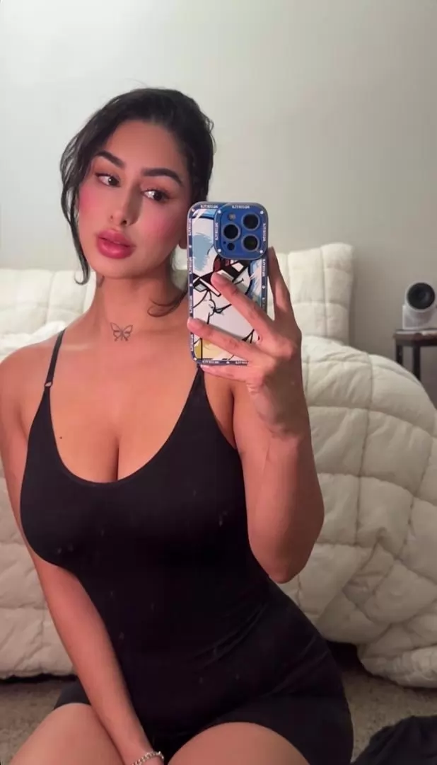 BestHottest in town juicy sexyErotic Hey guys its Venessa? Im available now and to have some fun!! And make you have the