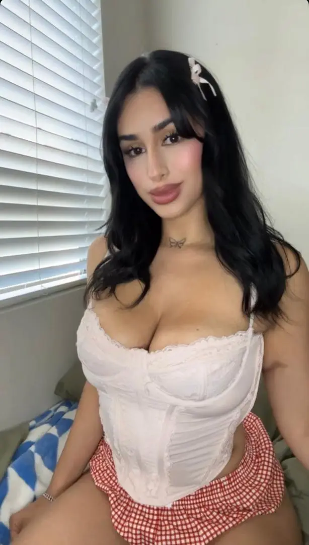 BestHottest in town juicy sexyErotic Hey guys its Venessa? Im available now and to have some fun!! And make you have the