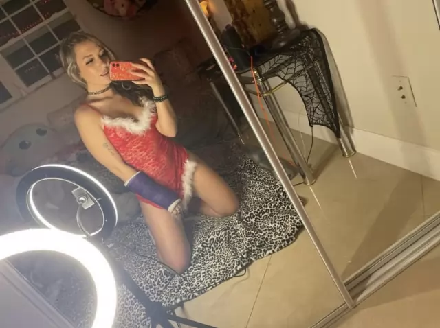 Im available for an amazing time and good moment need company to make you feel good hit me up and let recreate your sexu