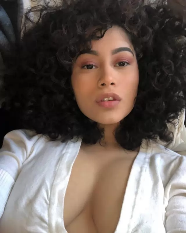 Im available for body works massage blowjob oral  HMU text me on telegram jeffdaniella06