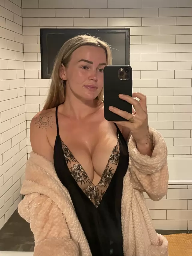 Im Victoria for massages and fun text me to have a fun experience 14068987833