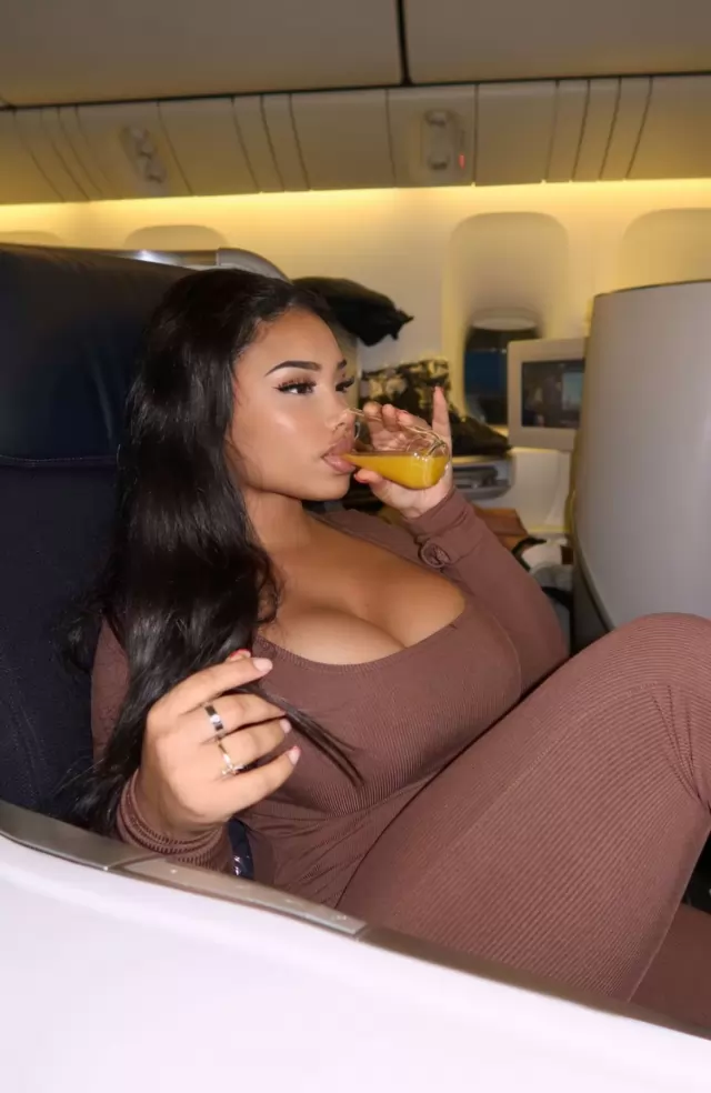 Im Available for incall and outcall text me 1 940 503 xxxx