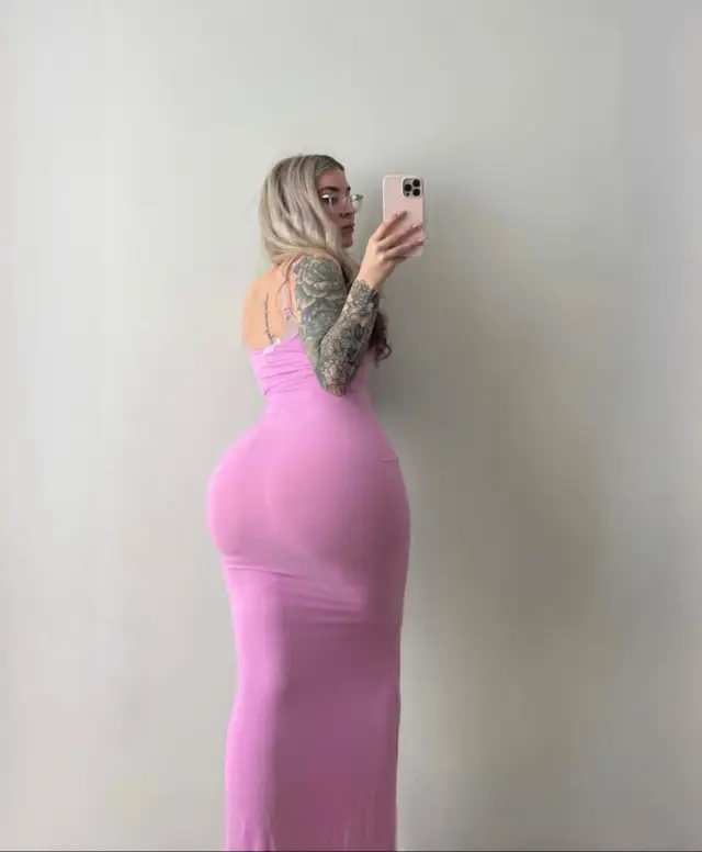 Im available for body massage and happy ending hmu 209930xxxx or gmail