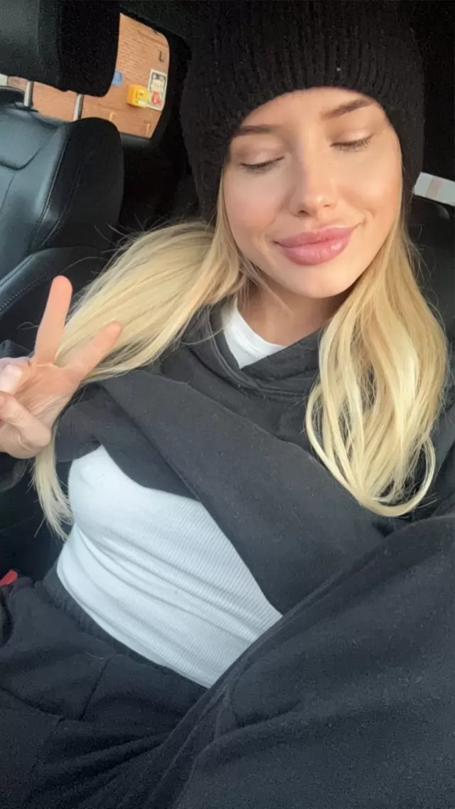 AVAILABLE FOR OUTCALL OR INCALL