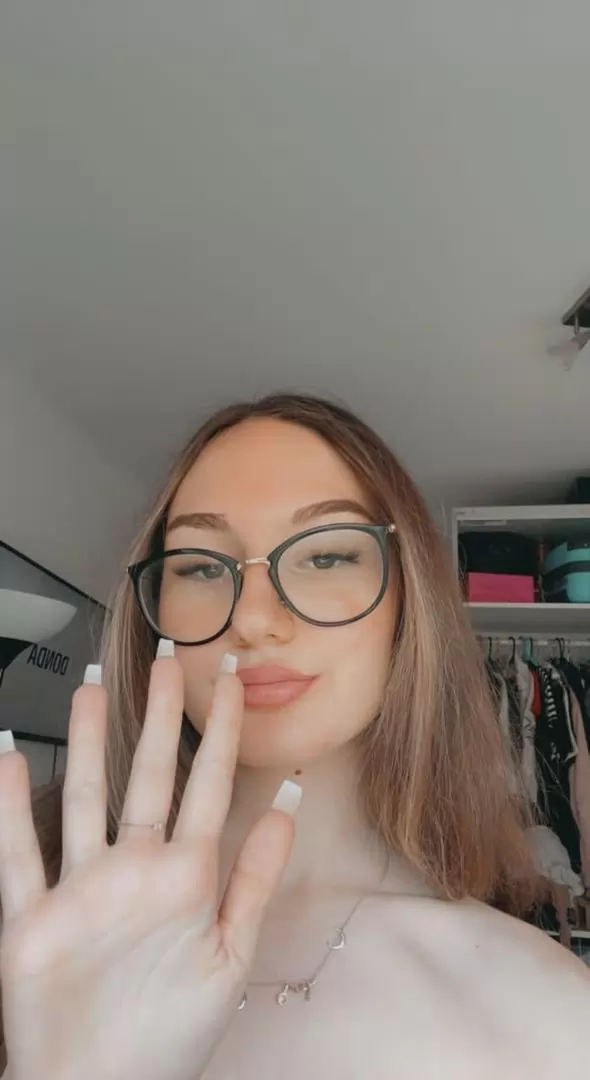 BestHottest in town juicy sexyErotic Hey guys its Rachel? Im available now and to have some fun 