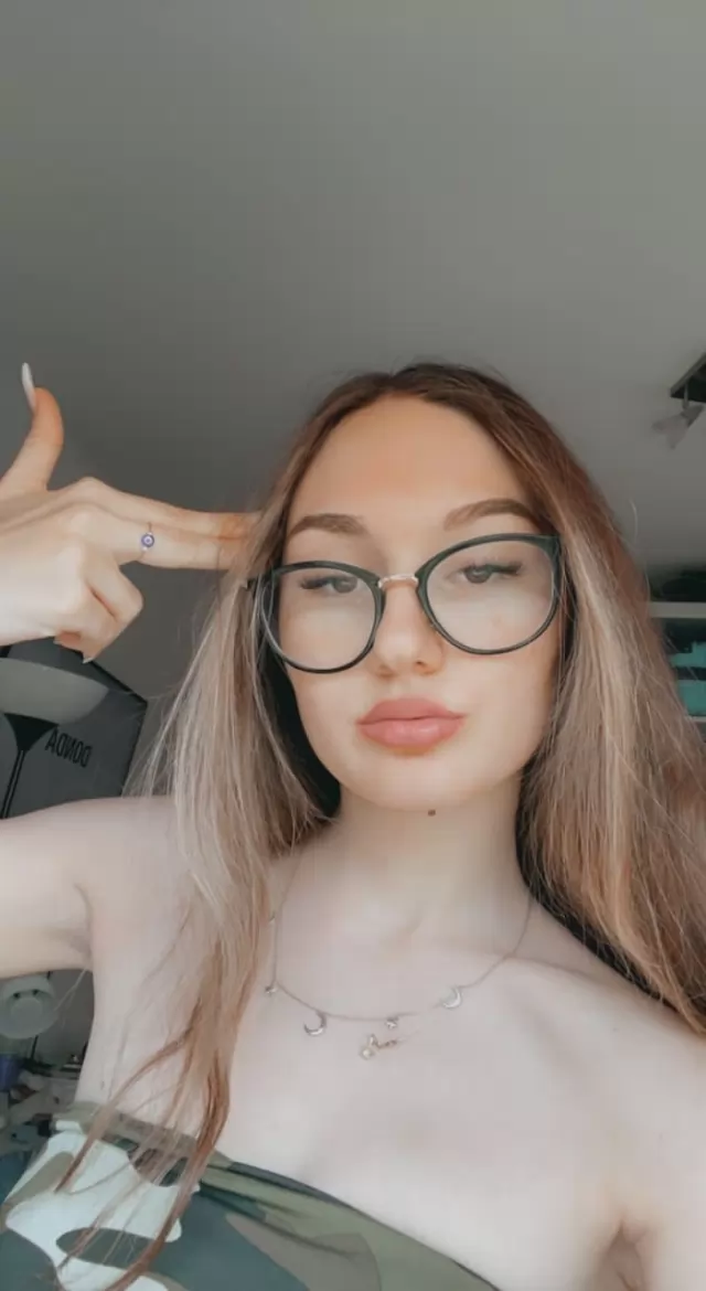 BestHottest in town juicy sexyErotic Hey guys its Rachel? Im available now and to have some fun