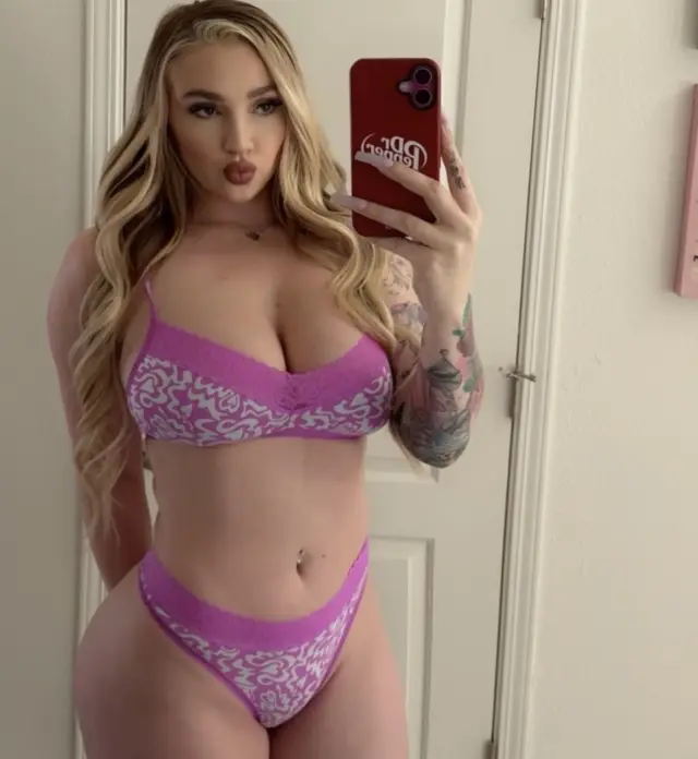 Massage therapist and hook up services 