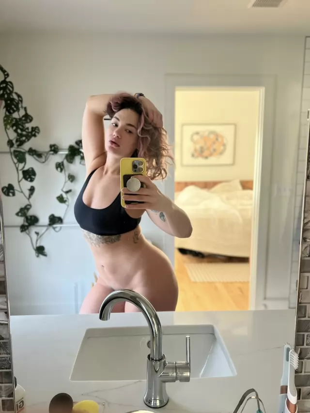 Come oil me up lets have a wonderful wet time together baby at a good rate, payment in person 